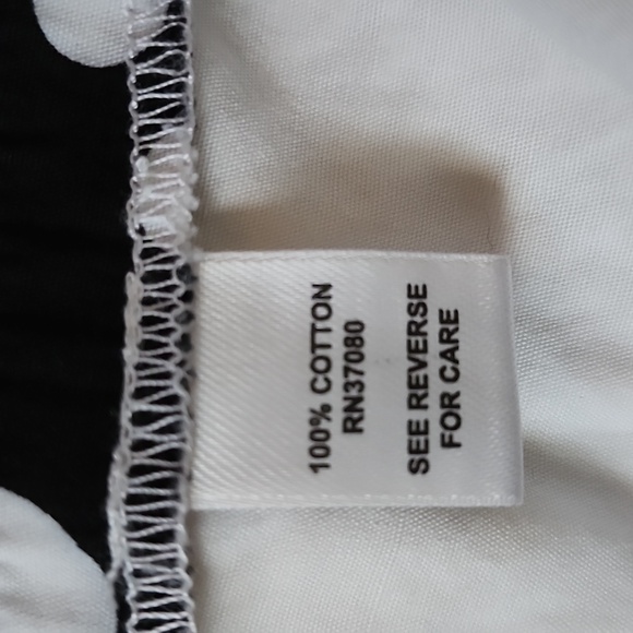 Chic Black And White Floral A-Line Skirt - Picture 3 of 5